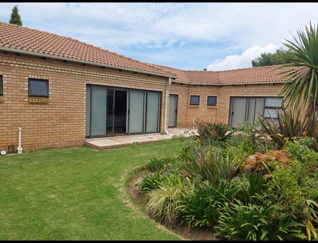 4 BEDROOM HOUSE FOR SALE IN WALDRIFT